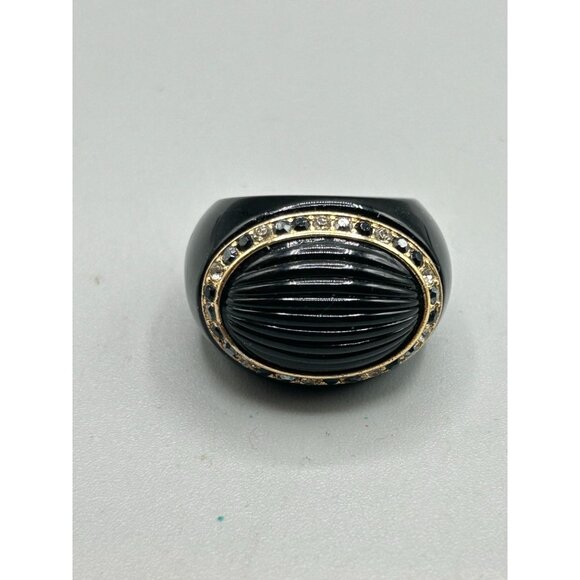 Black and Gold Plastic Vintage Ring Size 7 Ribbed Top Design Rhinestones Accent - Picture 2 of 9